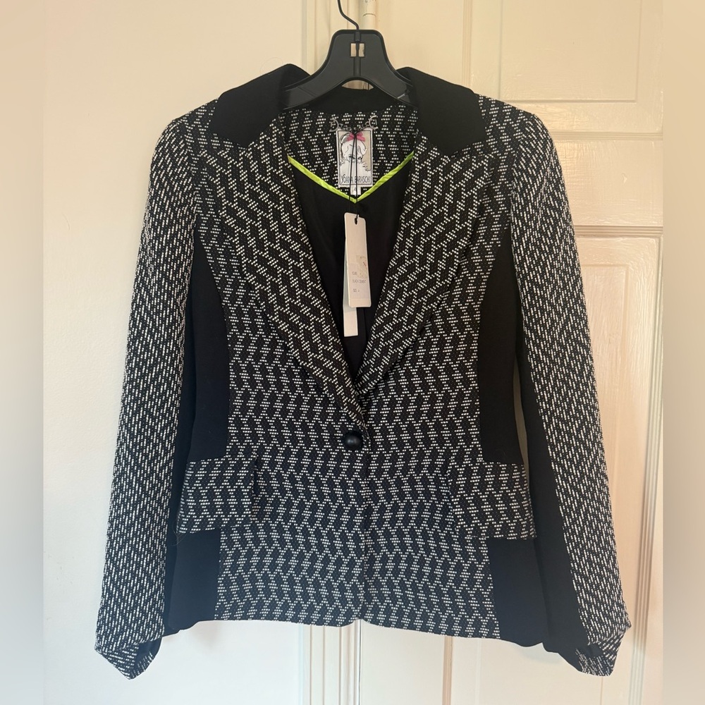 Yoana Baraschi Stylish Black and White Women's Blazer